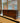 Vintage houten kist met ijzeren details en opbergvak