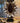 Decoratieve ketting met schelpen op standaard